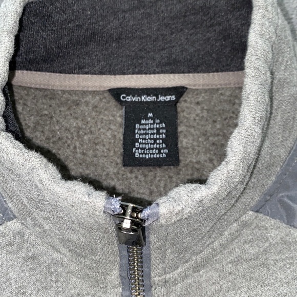 Calvin Klein Logo Zip Sweater - Picture 3 of 5